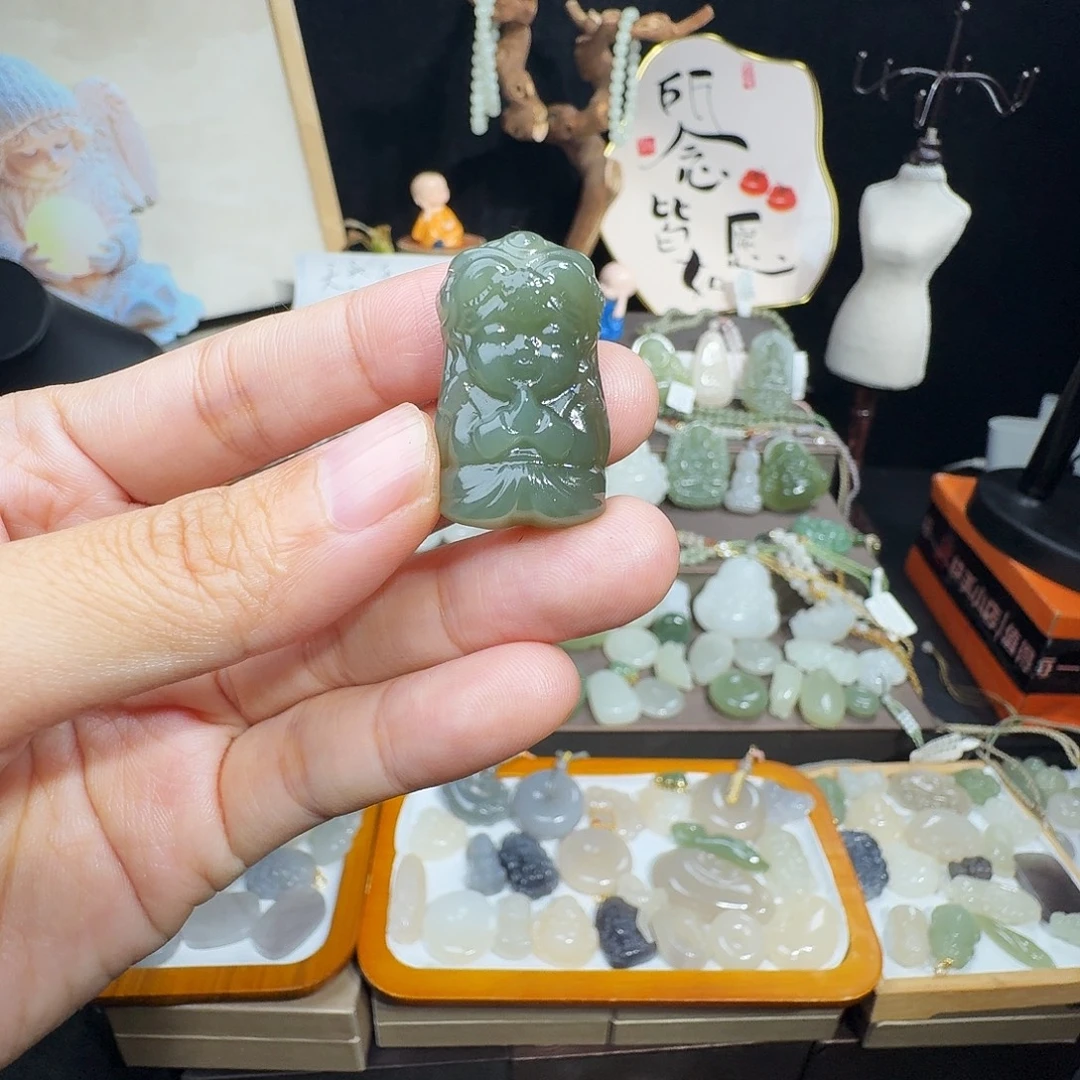 和田玉未镶嵌颈饰