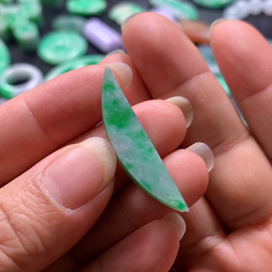 未镶嵌定制翡翠翡翠