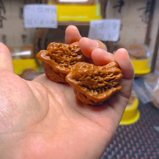 文玩核桃吊坠富贵鸟