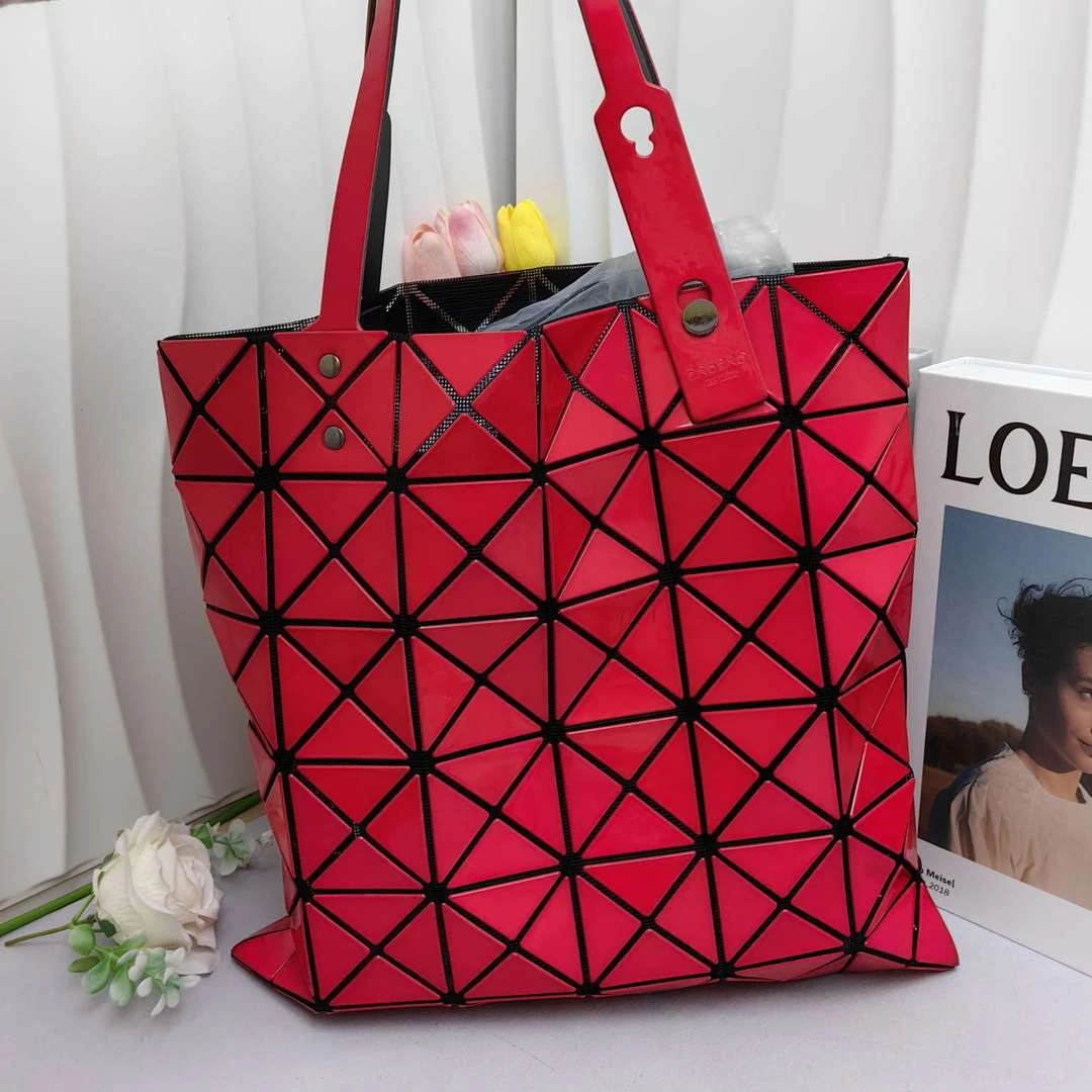 95新 Issey Miyake/三宅一生 手提单肩托特包6格托特12580569女包