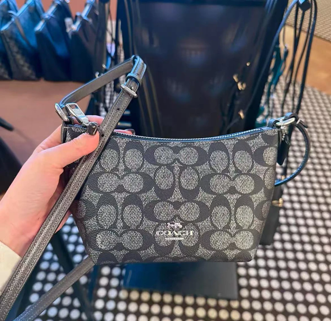 全新未使用 COACH/蔻驰 新款小号元宝饺子包 fiona老花月牙腋下包