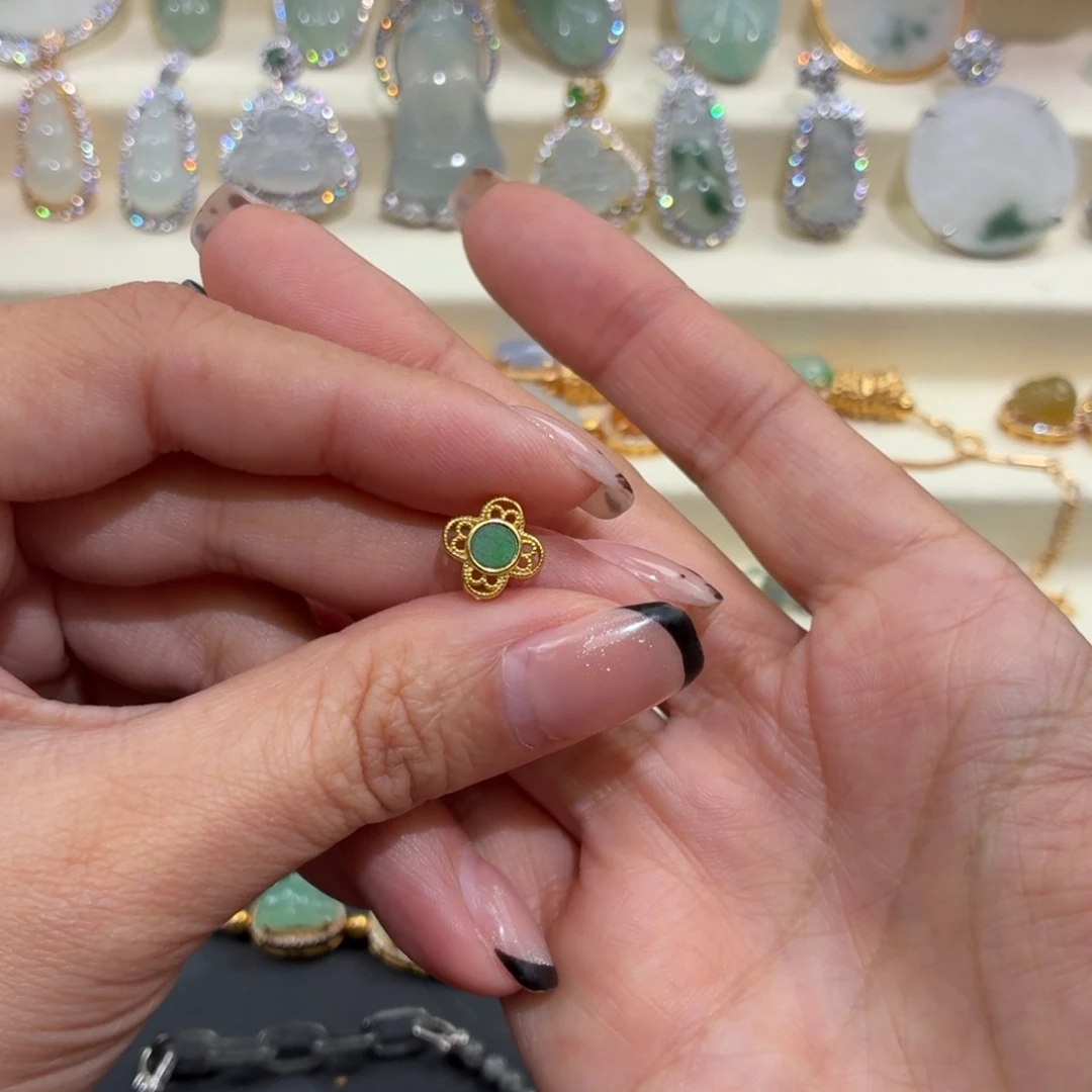 翡翠银S925镶嵌颈饰路路通