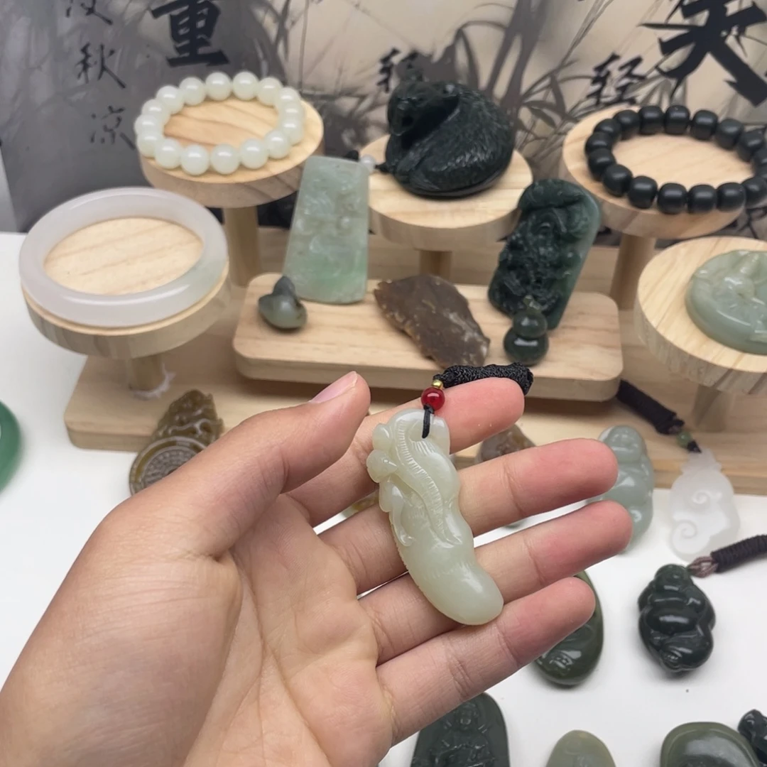 和田玉未镶嵌颈饰