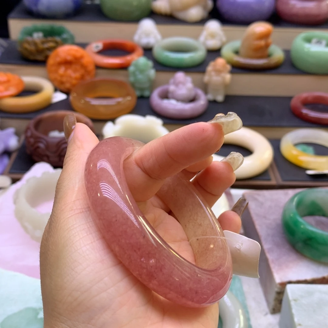 兰***&石英岩玉未镶嵌13468975444