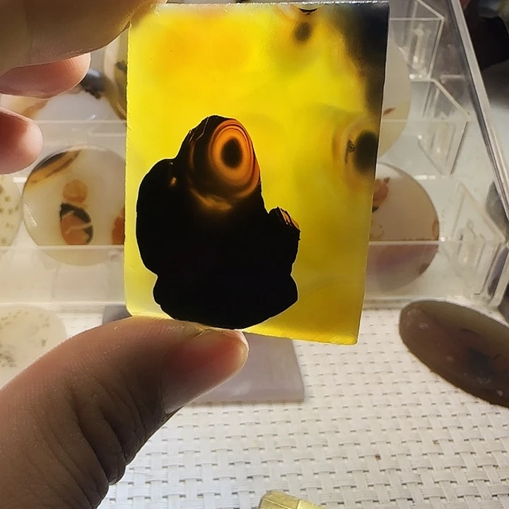 玛瑙/玉髓未镶嵌珠宝奇石