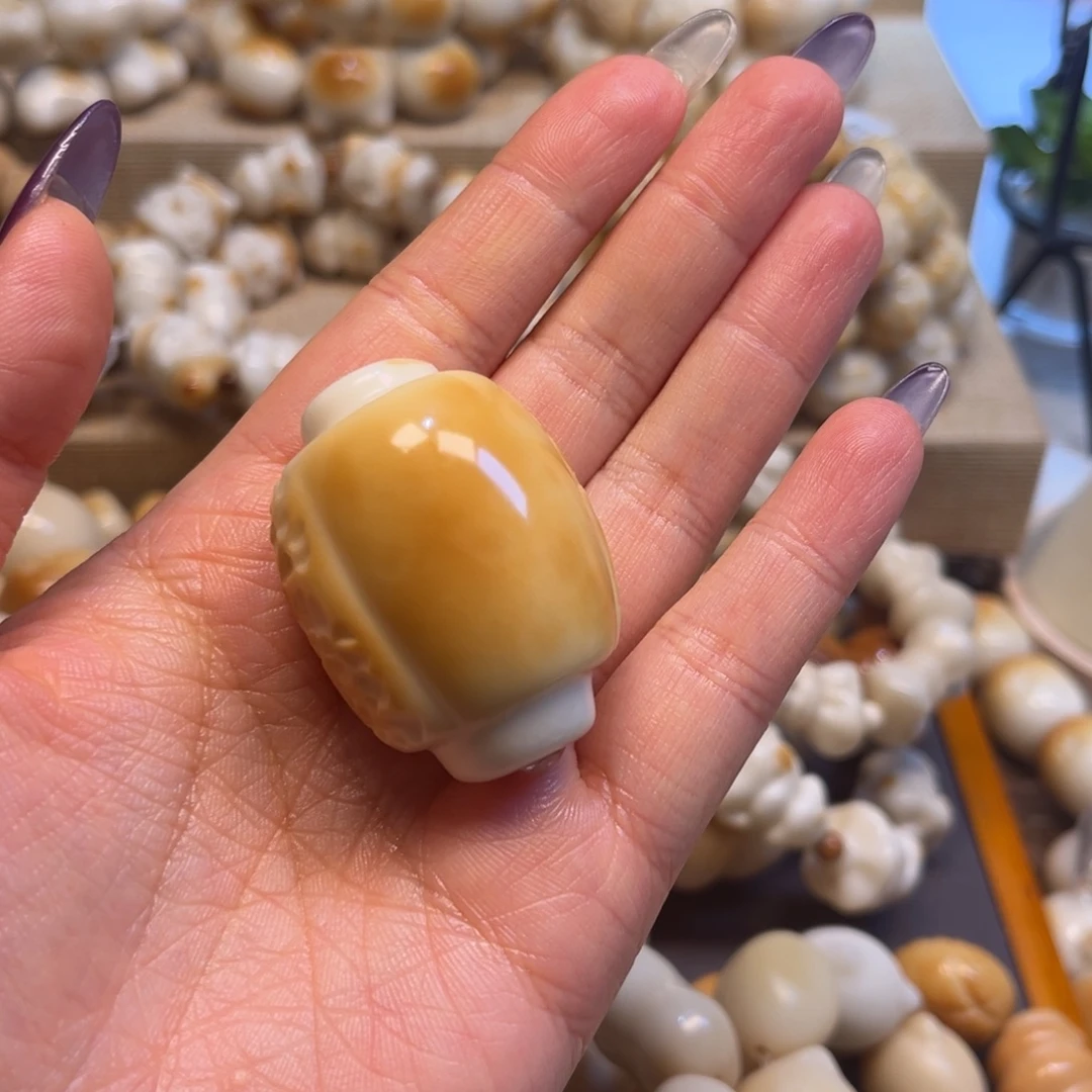 吊坠菩提根/象牙果1.3.81手把件排骨