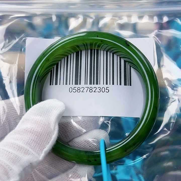 和田玉手镯未镶嵌包容61