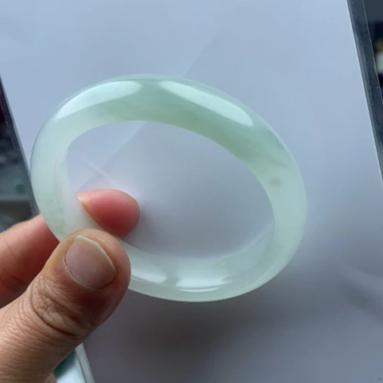 石英质玉（金丝玉）手镯未镶嵌