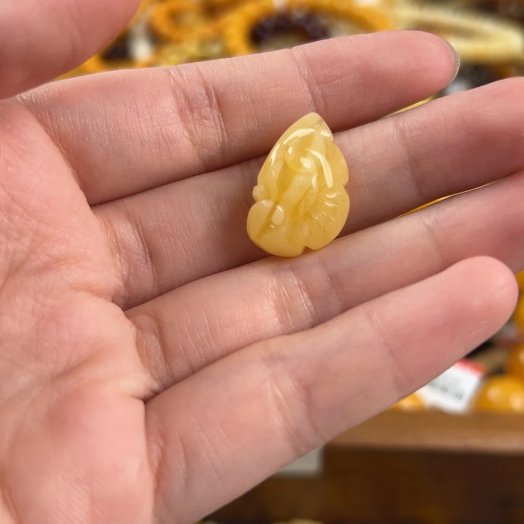 琥珀未镶嵌珠宝奇石