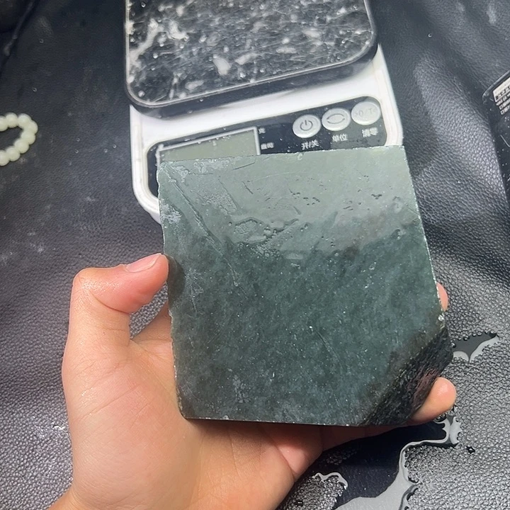 和田玉（糖玉）未镶嵌手镯