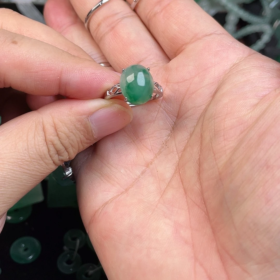 石英质玉戒指未镶嵌