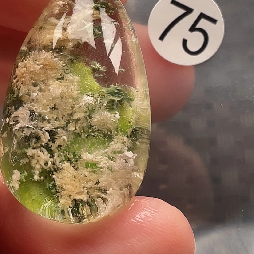 星***邱颈饰未镶嵌水晶天然