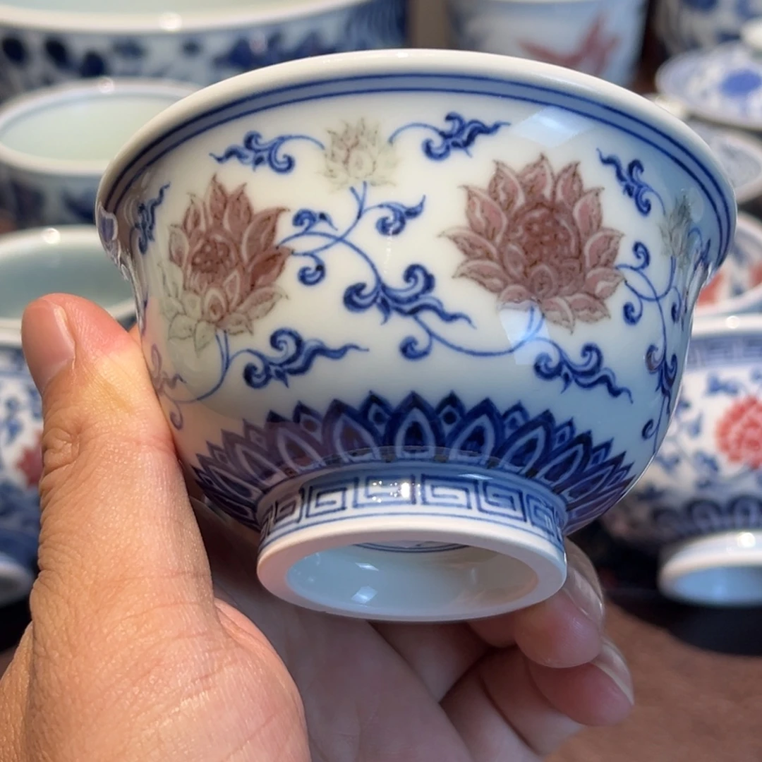 精品青花釉里红缠枝莲压手杯口径约9.5厘米