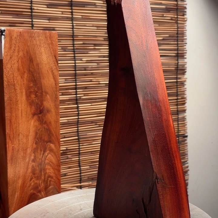 无***语大叶紫檀（黑酸枝木类）