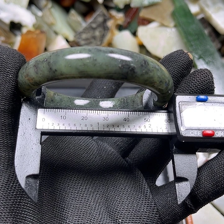 和田玉9K金镶嵌珠宝奇石