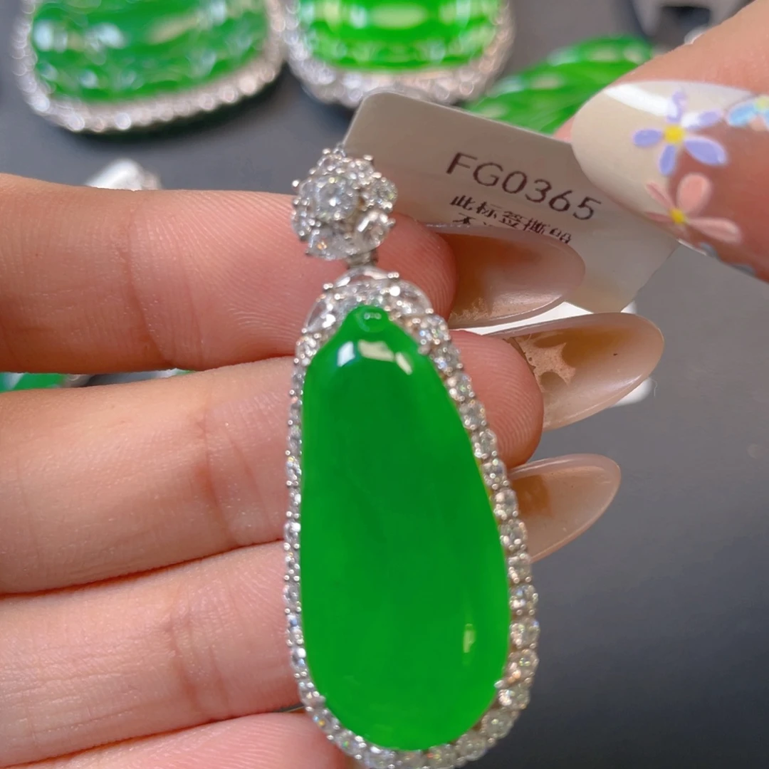 【闪购商品】颈饰银S925镶嵌翡翠翡翠