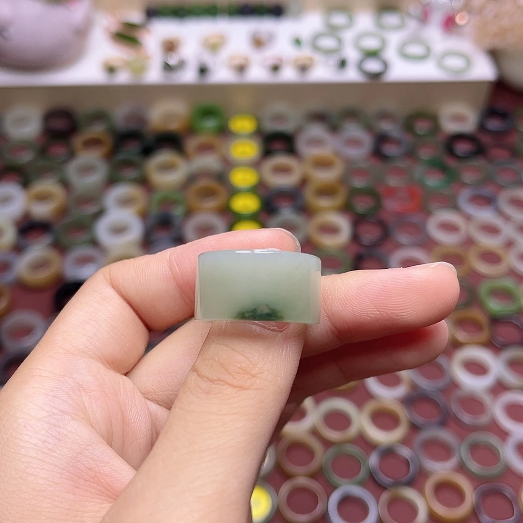 和田玉戒指未镶嵌18.1一口翠