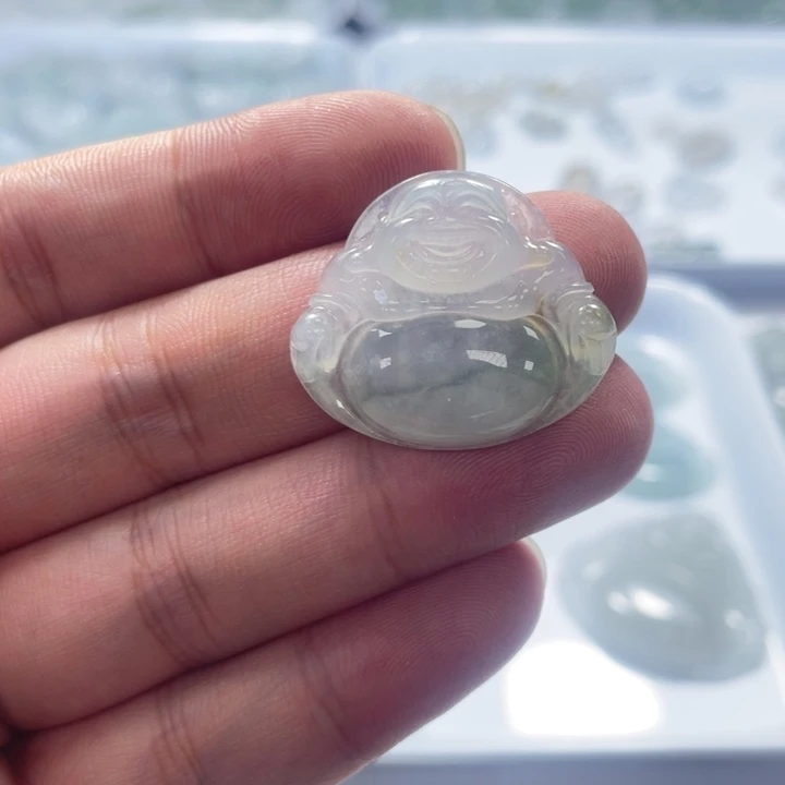 翡翠未镶嵌颈饰佛