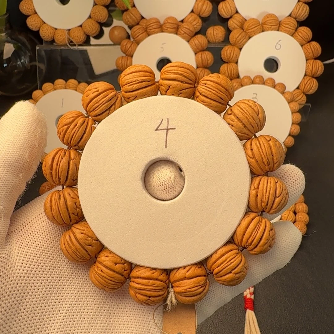 桃核手串盘锦野生大肌肉