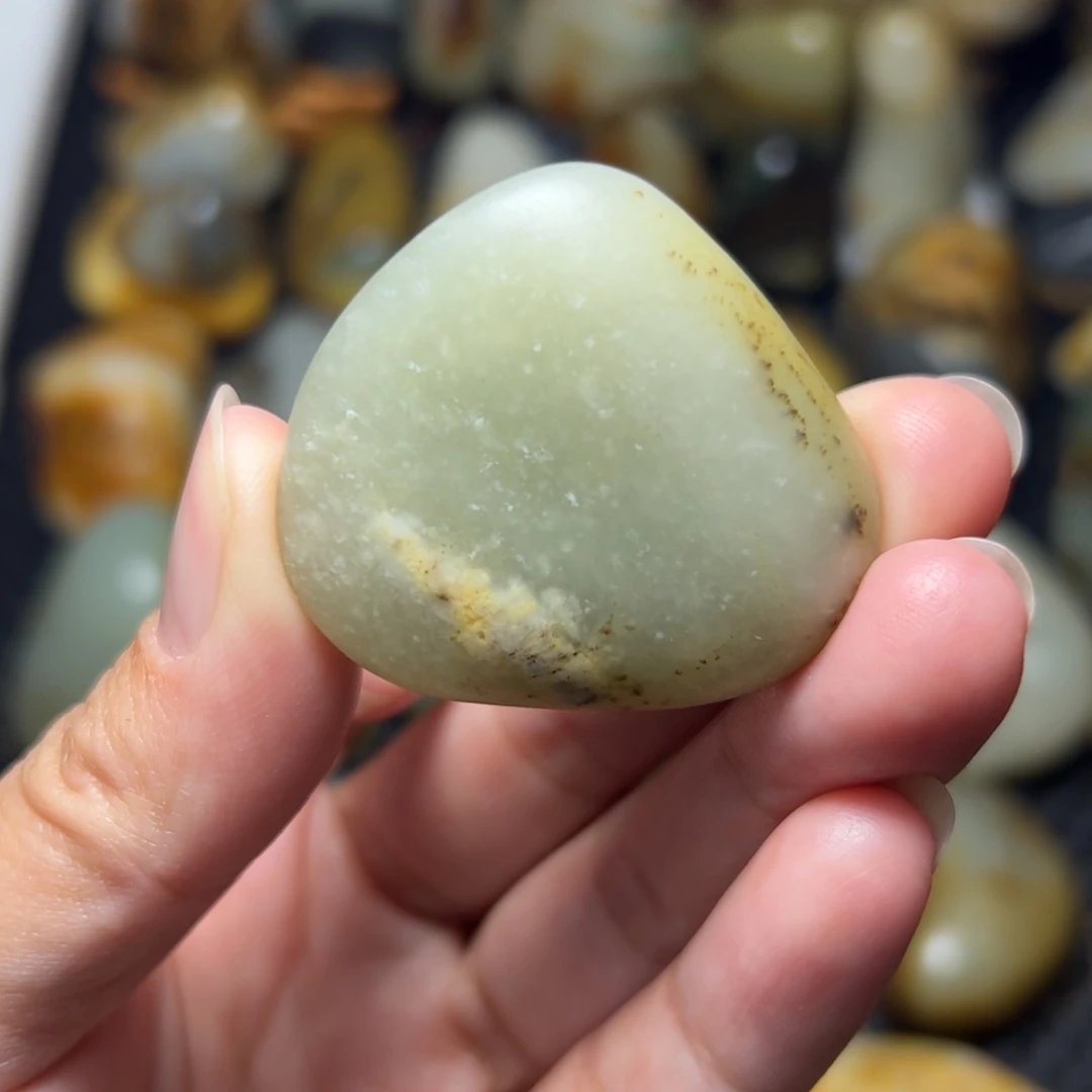 和田玉未镶嵌把件38