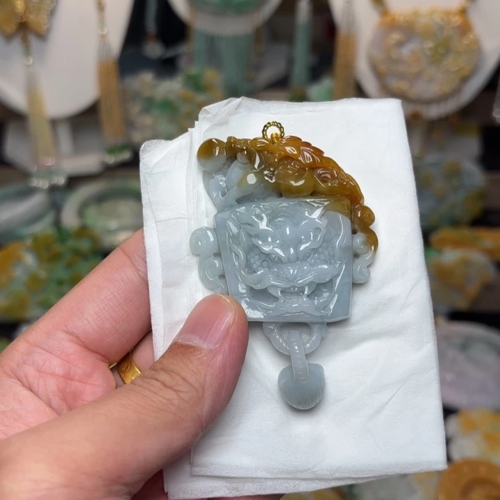 翡翠未镶嵌颈饰吊坠