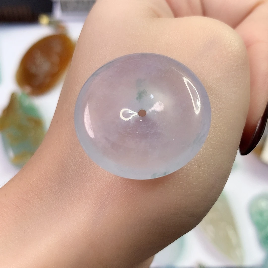 翡翠未镶嵌颈饰平安扣