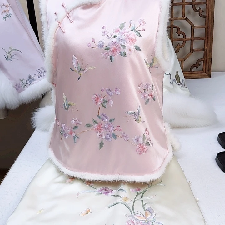 织绣真丝粉色斜襟 棉马甲