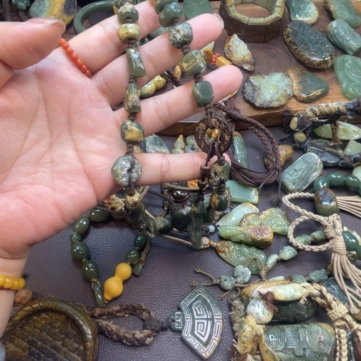 杜***大岫岩河磨玉（透闪石质玉）未镶嵌珠宝半成品