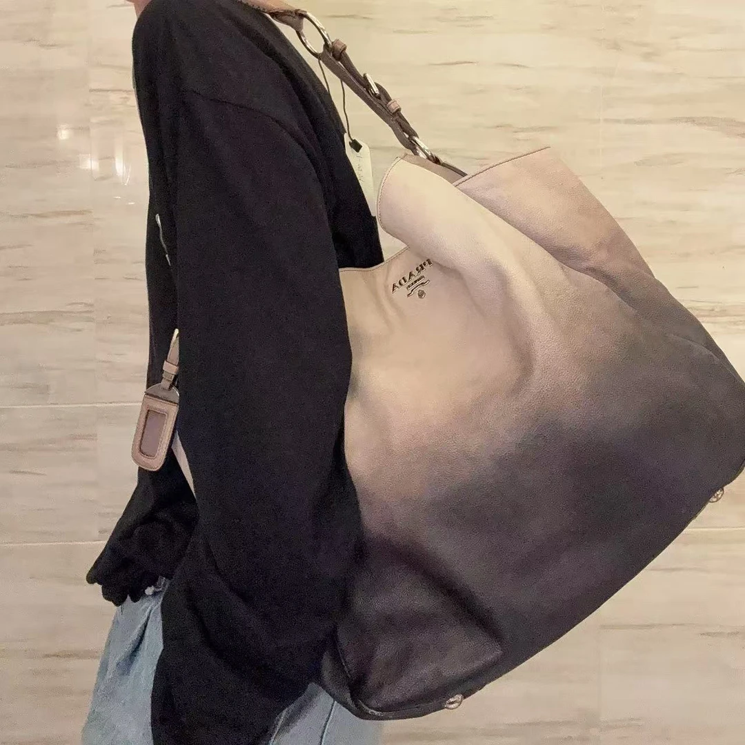 95新 Prada/普拉达 【蕾】 97 0539 渐变色单肩包