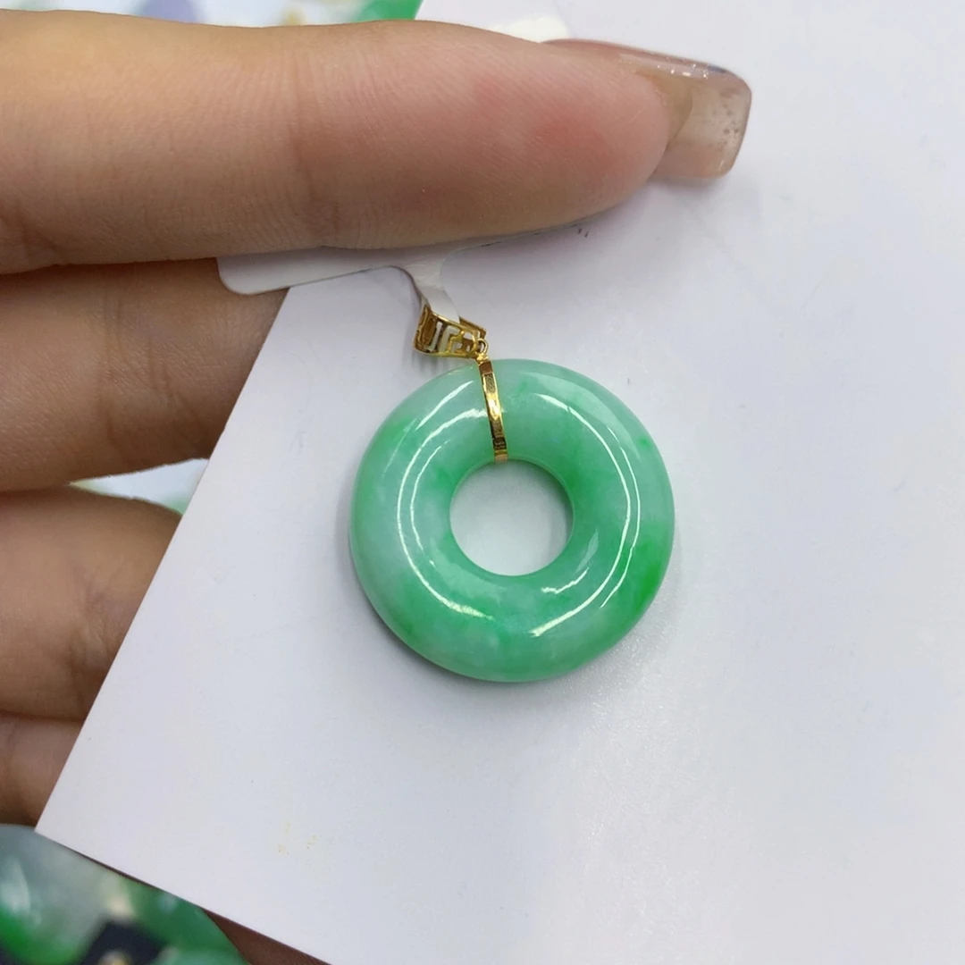 翡翠18K金镶嵌颈饰翡翠