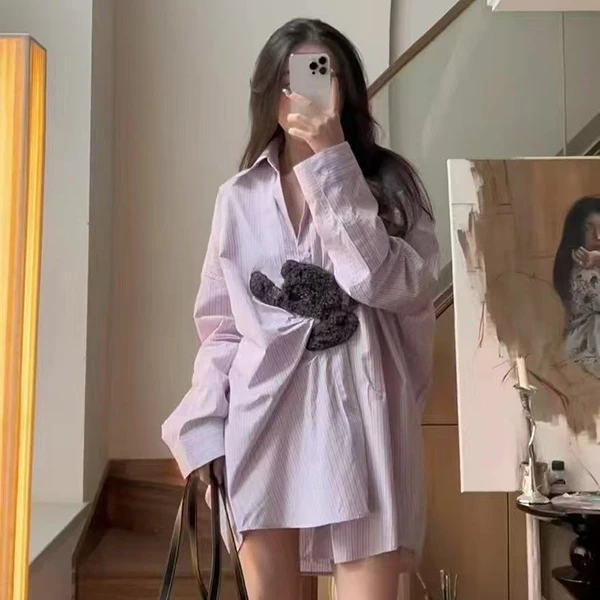 H6647-2025春季新款时尚百搭宽松小众设计不规则粉色条纹衬衫女