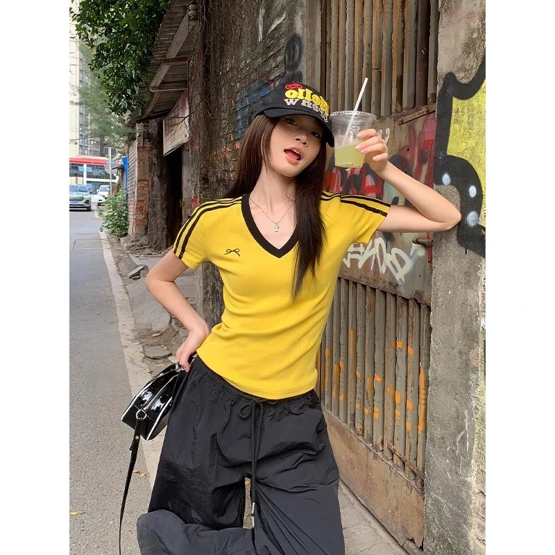 XIXI夏季黄色V领条纹正肩短袖t恤女夏季修身短款体恤小上衣女款