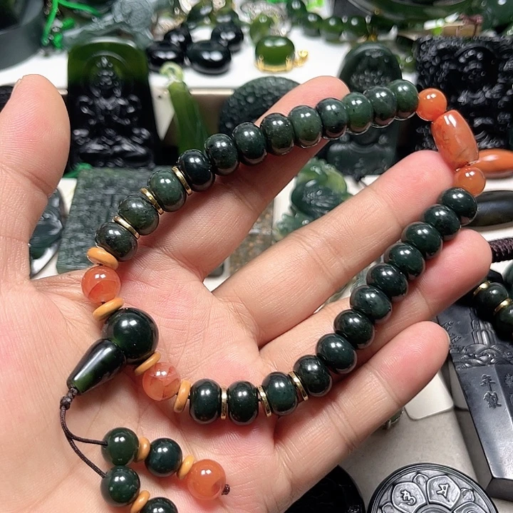 蛇纹石玉未镶嵌颈饰