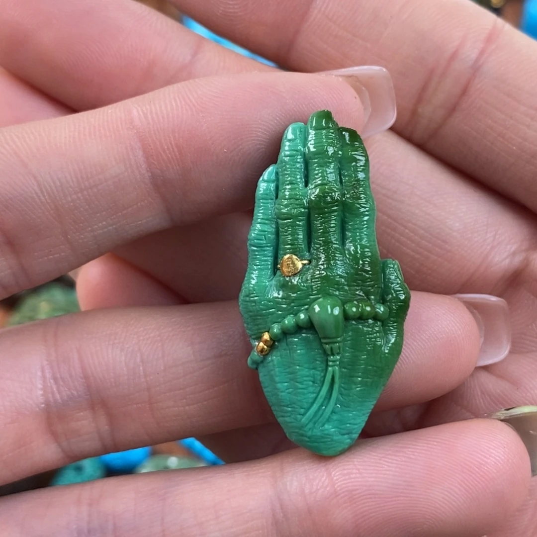 绿松石未镶嵌。佛手