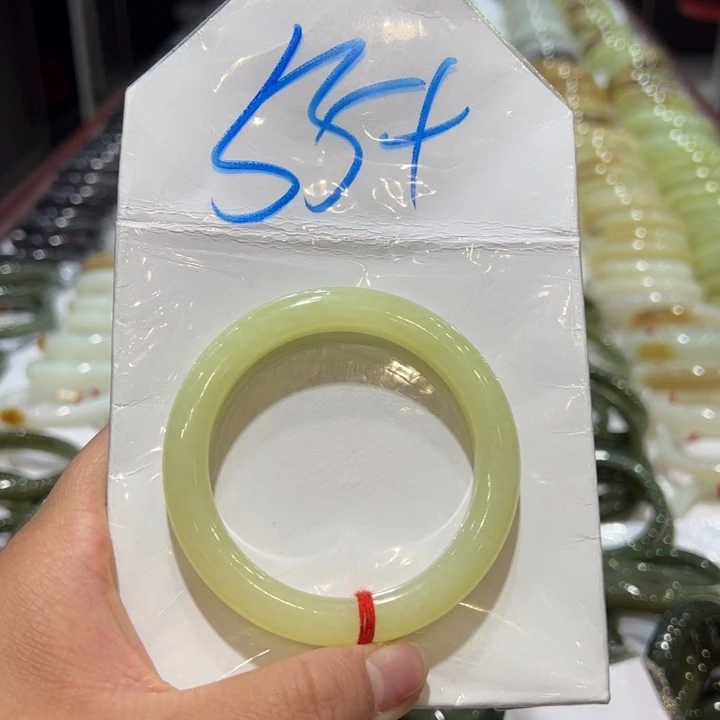 和田玉（糖玉）手镯未镶嵌柠****?