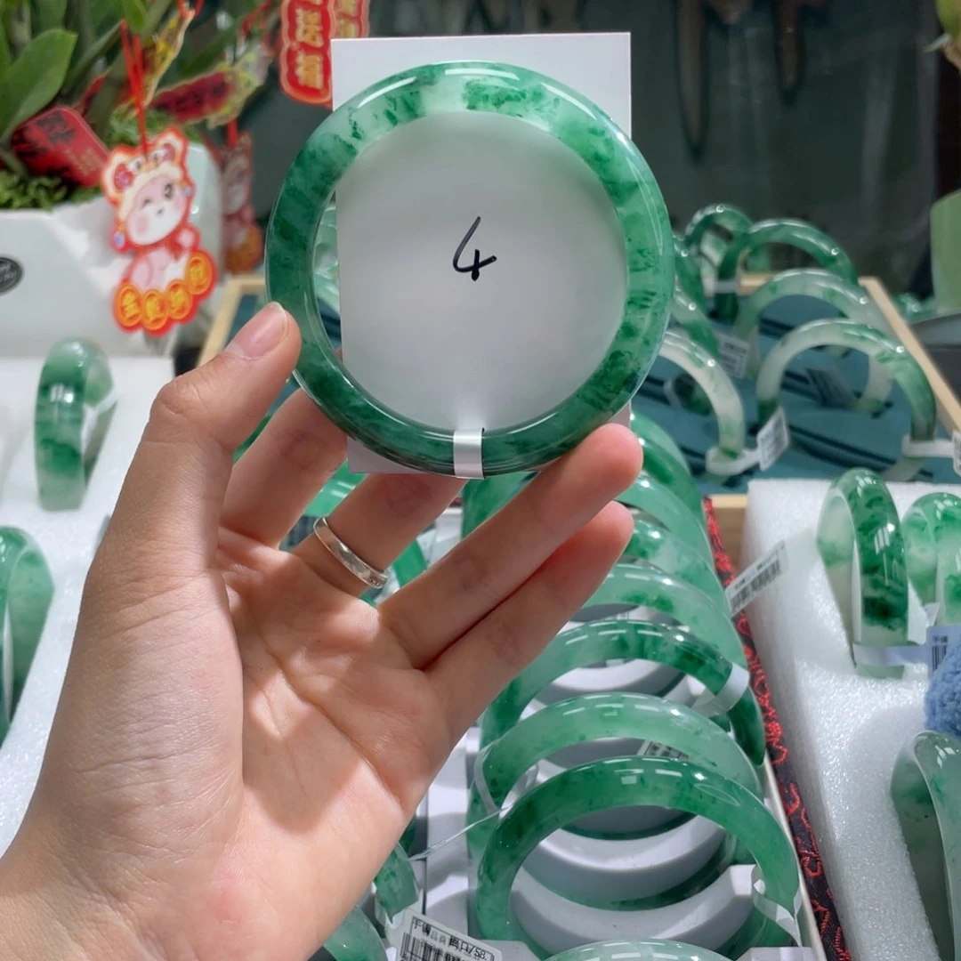 石英质玉手镯未镶嵌天然A货非洲翠手镯