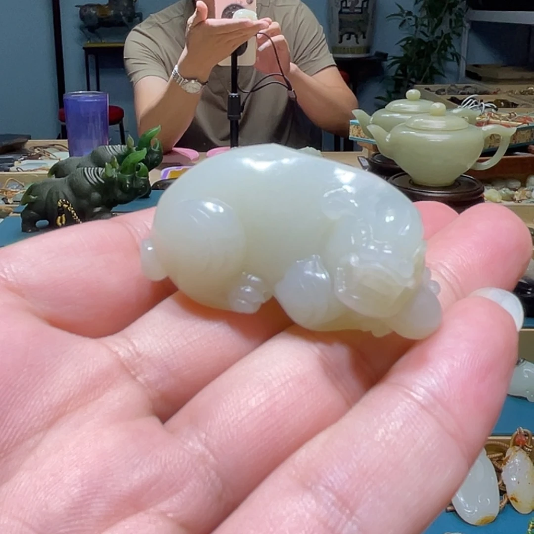 一***叔和田玉未镶嵌颈饰