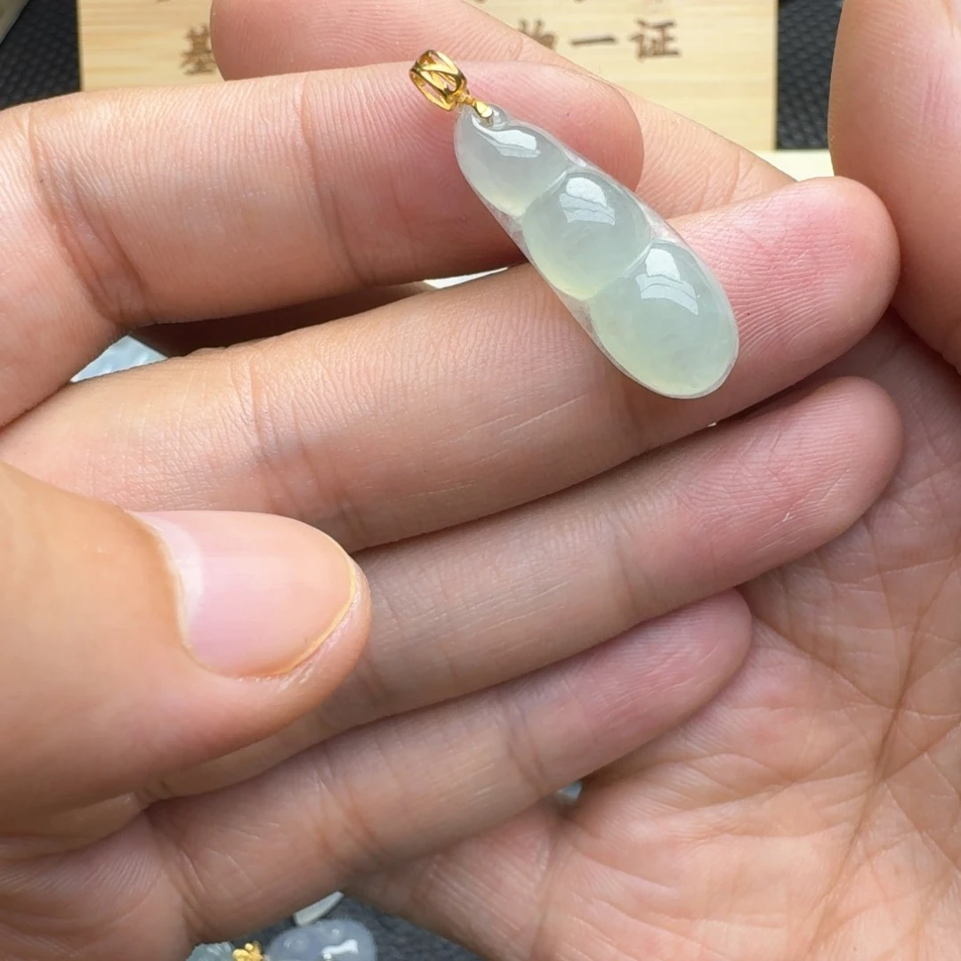 翡翠18K金镶嵌吊坠(不含链)福豆