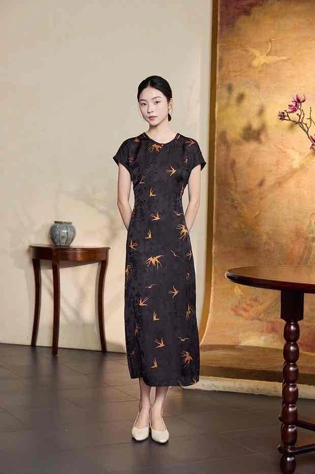 2025新款新中式复古连衣裙