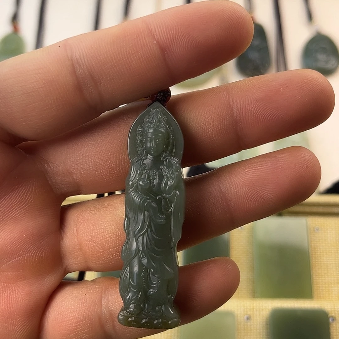 和田玉未镶嵌吊坠(赠链)