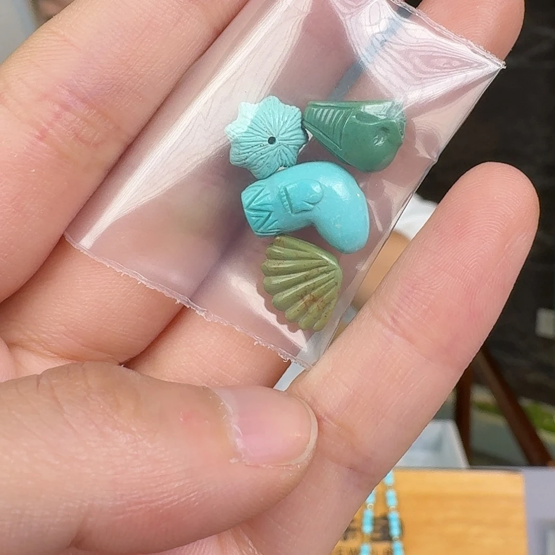 绿松石未镶嵌珠宝奇石