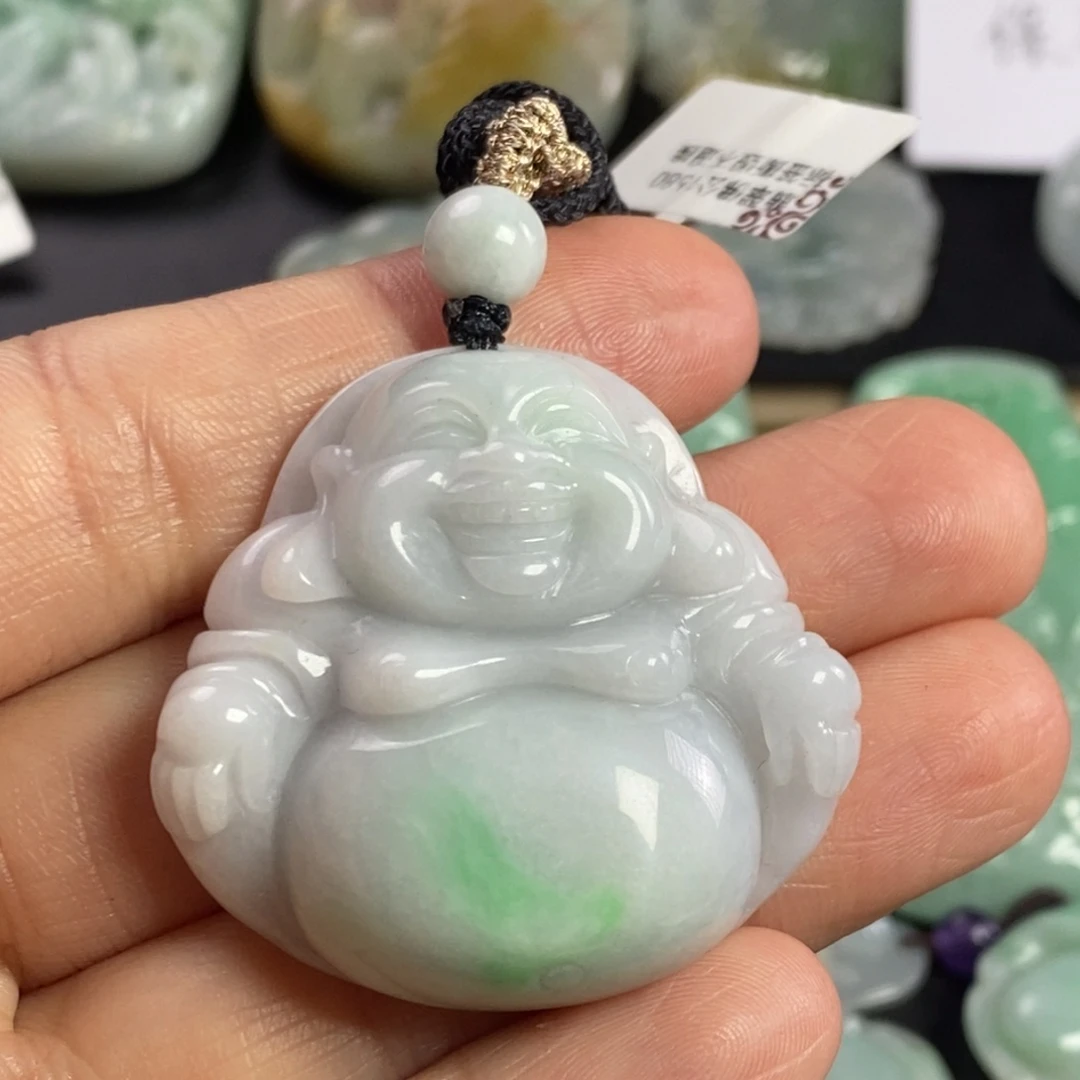 翡翠颈饰未镶嵌佛公