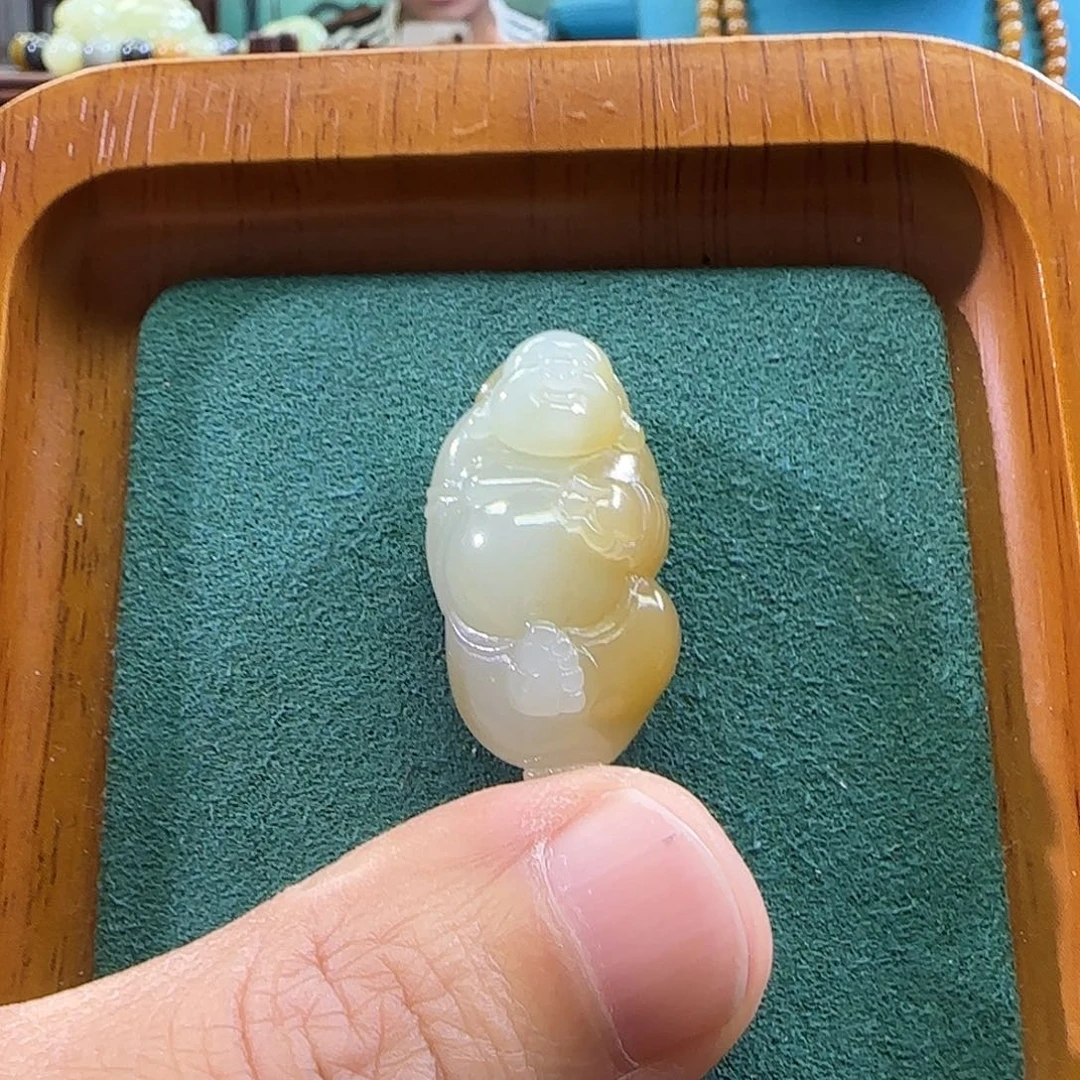 雪***花和田玉（糖玉）未镶嵌颈饰