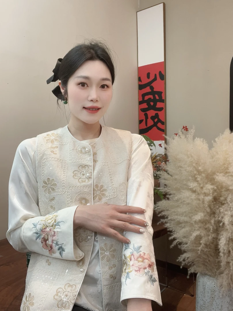 【至物】春款新中式国风气质马甲女宽松时尚薄款织锦缎提花