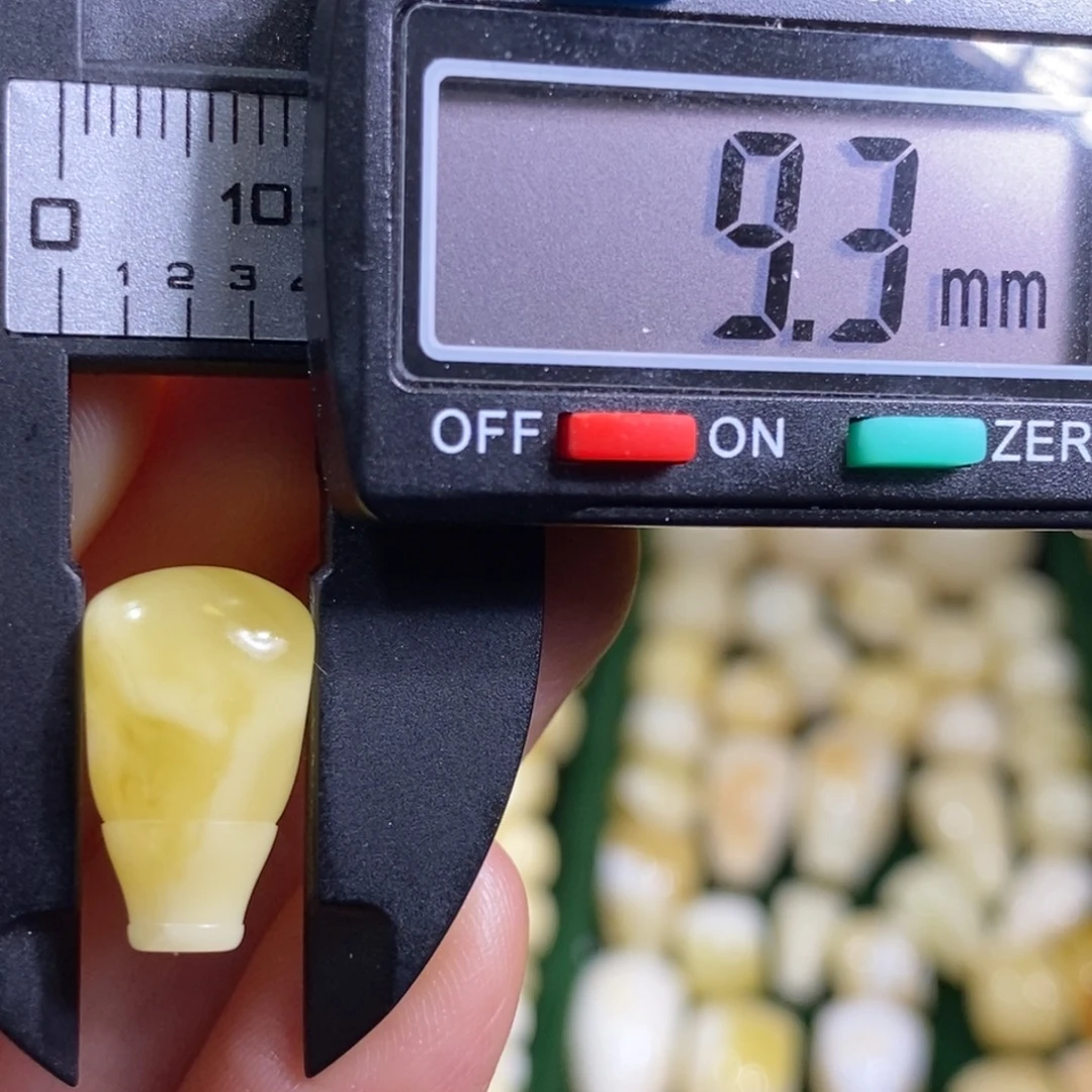 蜜蜡未镶嵌裸石配饰