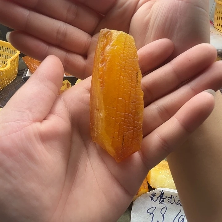 徐***徐定制琥珀未镶嵌纯天然蜜蜡吊坠