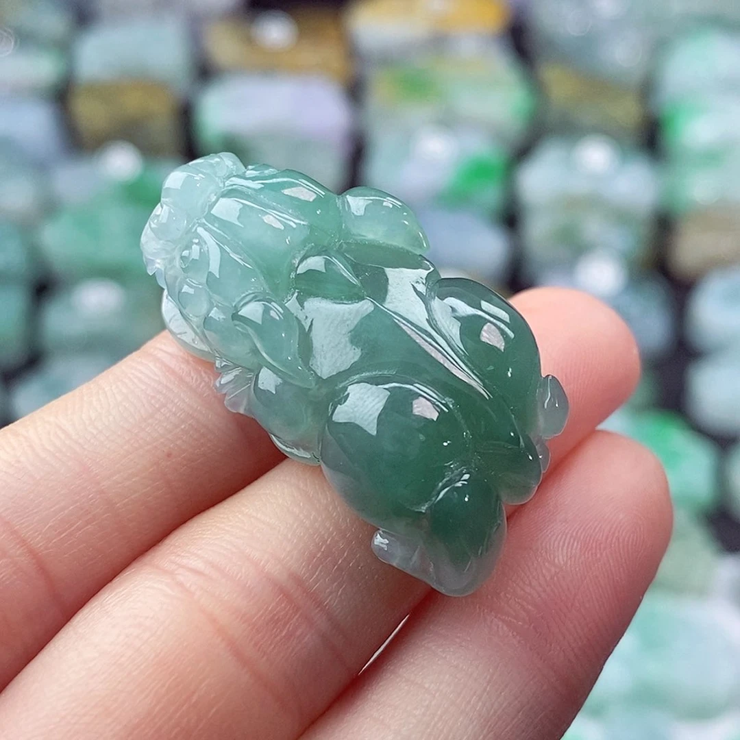 颈饰未镶嵌翡翠天然