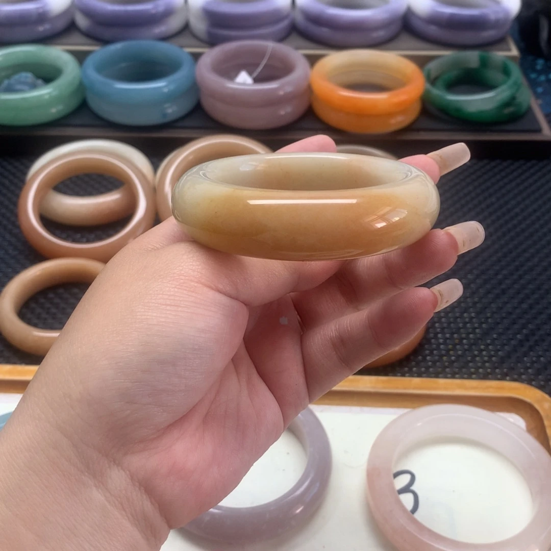 石英岩玉手镯未镶嵌