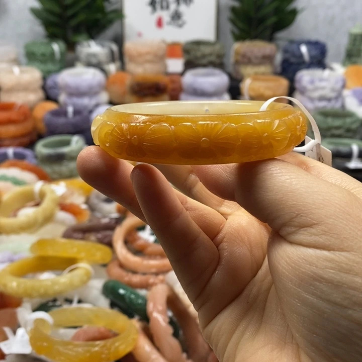 石英岩玉未镶嵌手镯