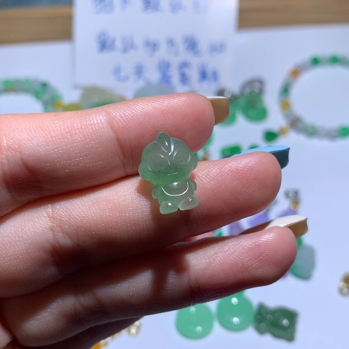 翡翠未镶嵌颈饰无镶嵌